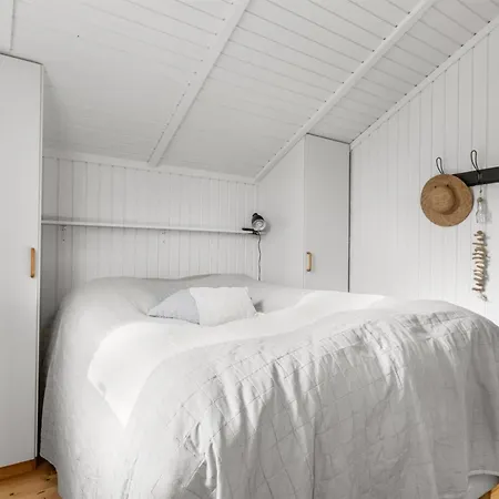 Gitt - 140m From The Sea By Interhome